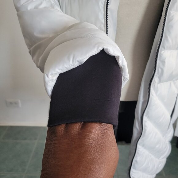 Kenneth Cole New York Women’s Lightweight White Contrast Puffer Coat (Size: M) - Picture 8 of 16